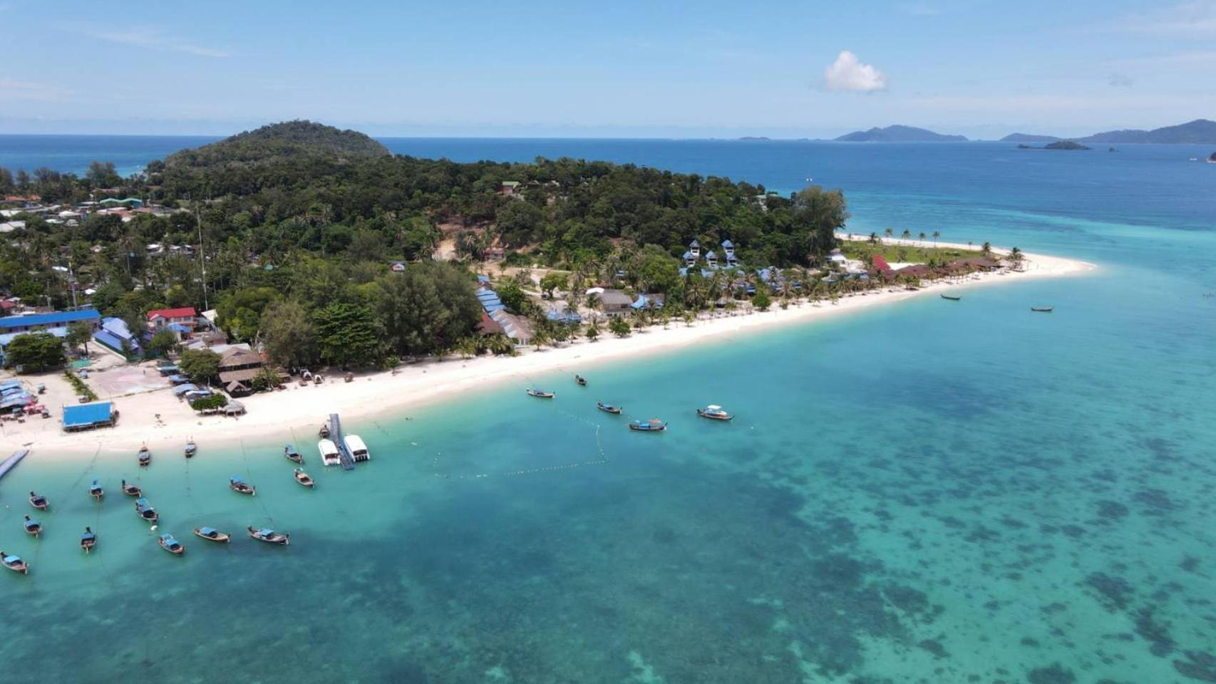 Lipe Beach Resort Exterior photo