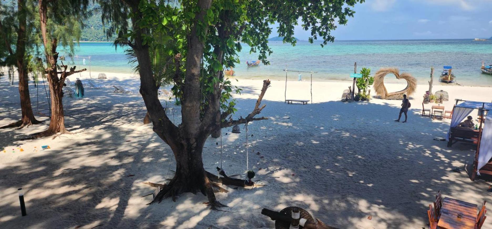 Lipe Beach Resort Exterior photo